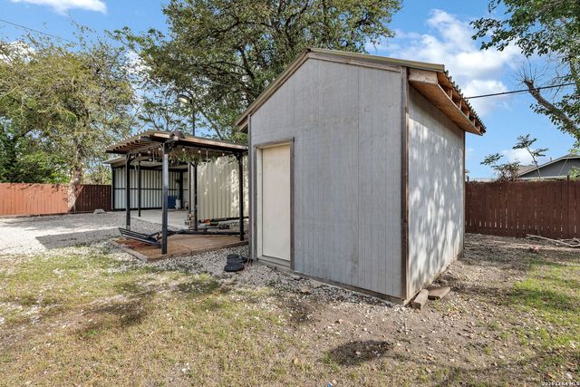 1518 W Travis, San Antonio, TX 78207