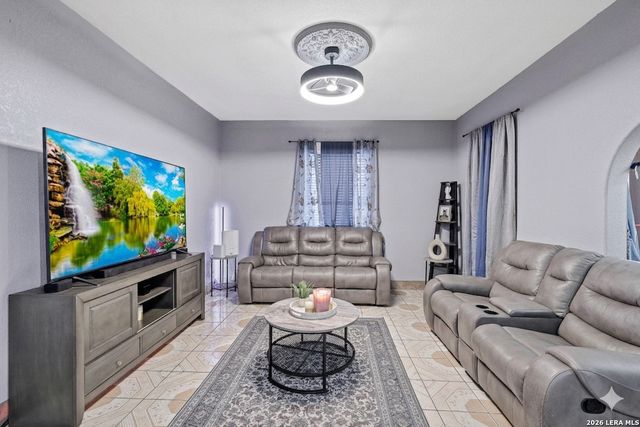 1518 W Travis, San Antonio, TX 78207