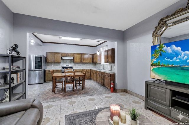 1518 W Travis, San Antonio, TX 78207