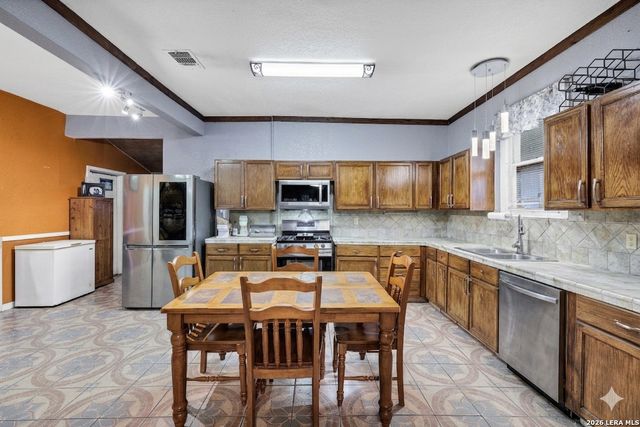 1518 W Travis, San Antonio, TX 78207