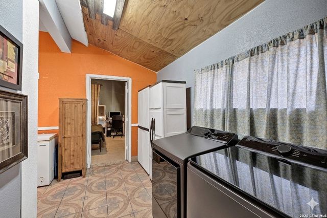 1518 W Travis, San Antonio, TX 78207