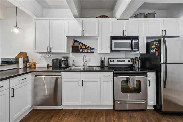 3001 Gillham Road 206, Kansas City, MO 64108
