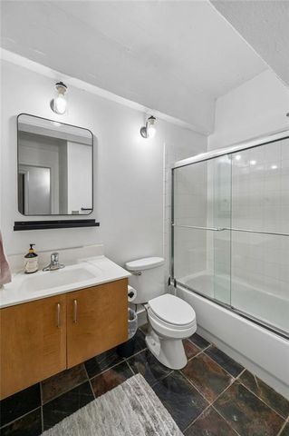 3001 Gillham Road 206, Kansas City, MO 64108