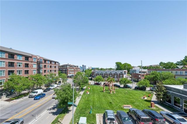 3001 Gillham Road 206, Kansas City, MO 64108