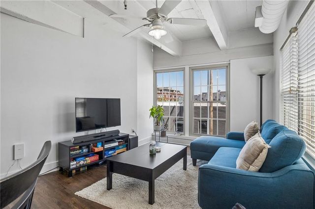 3001 Gillham Road 206, Kansas City, MO 64108