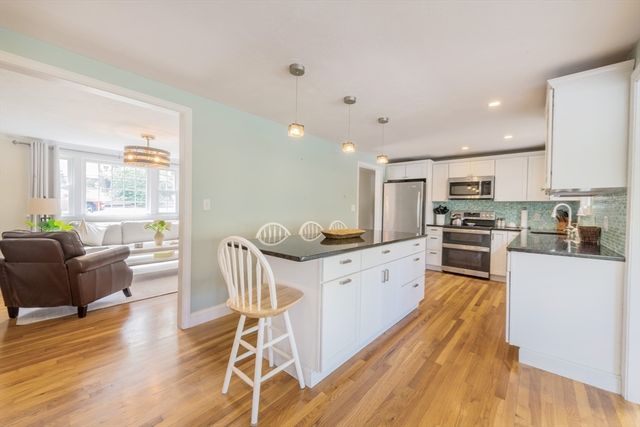 31 Lantern Lane, Plymouth, MA 02360