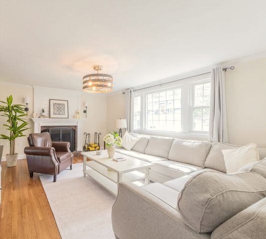 31 Lantern Lane, Plymouth, MA 02360