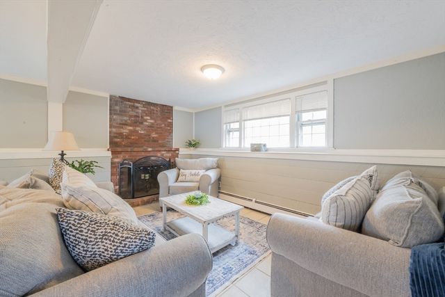31 Lantern Lane, Plymouth, MA 02360