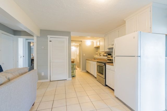 31 Lantern Lane, Plymouth, MA 02360