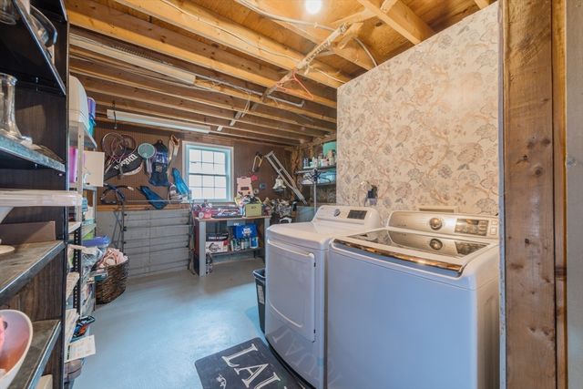 31 Lantern Lane, Plymouth, MA 02360