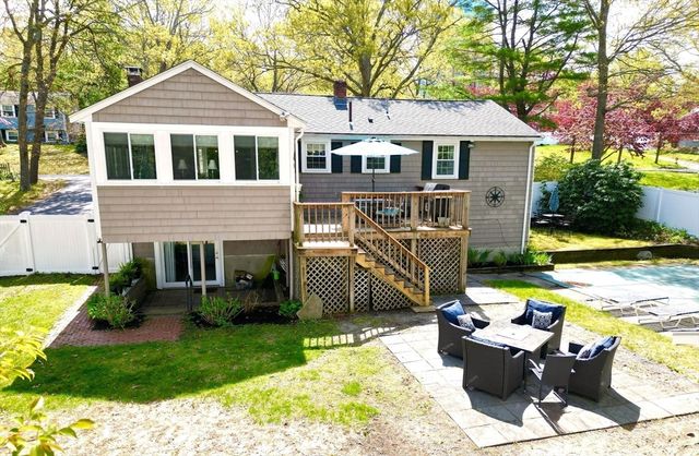 31 Lantern Lane, Plymouth, MA 02360
