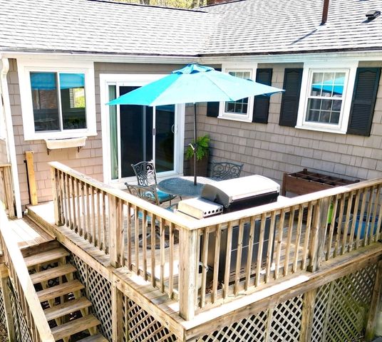 31 Lantern Lane, Plymouth, MA 02360
