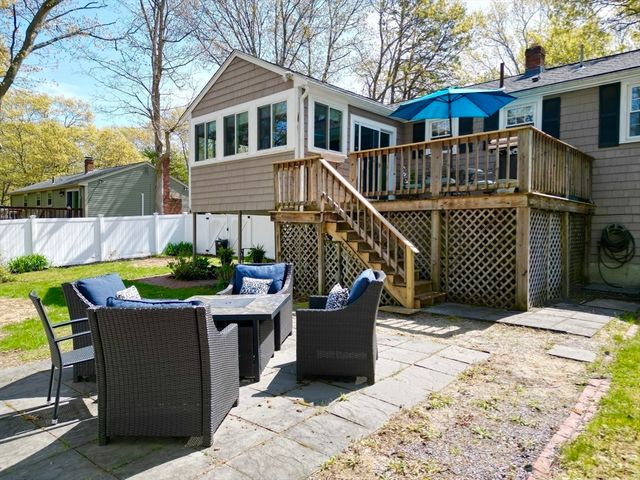 31 Lantern Lane, Plymouth, MA 02360