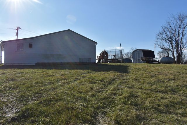 1280 Kays Road, Lawrenceburg, KY 40342