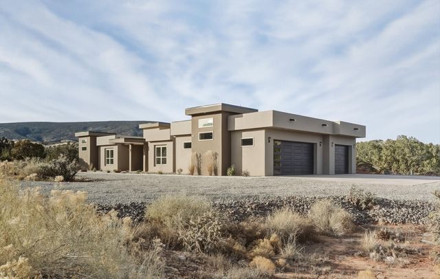 323 Purple Aster Road, Placitas, NM 87043