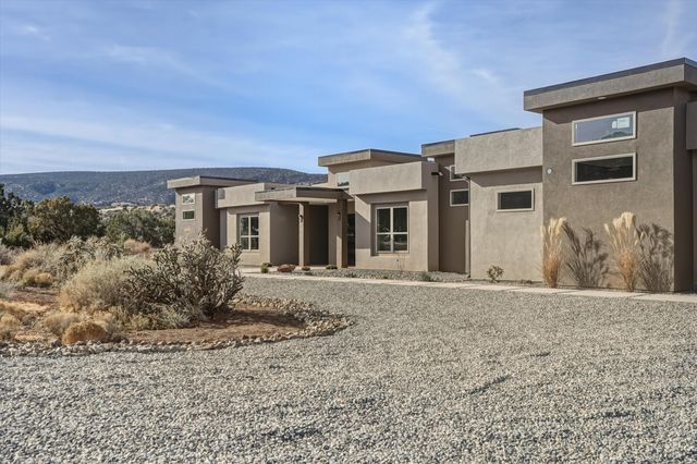 323 Purple Aster Road, Placitas, NM 87043
