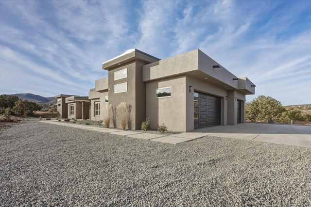 323 Purple Aster Road, Placitas, NM 87043