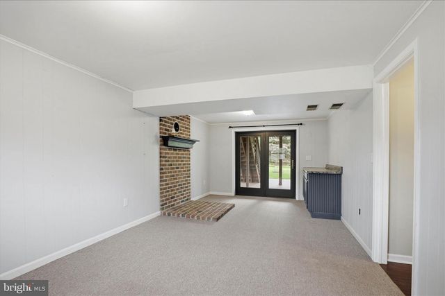 42 PINEWOOD AVE, Lititz, PA 17543