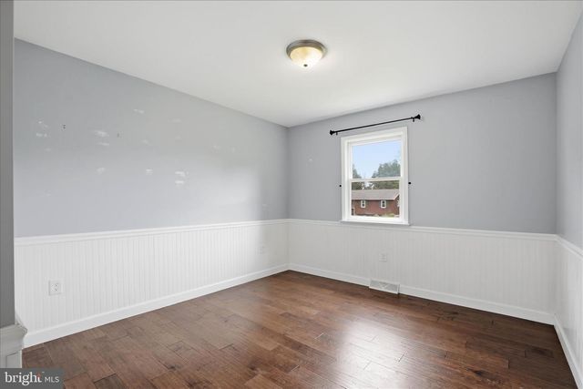 42 PINEWOOD AVE, Lititz, PA 17543