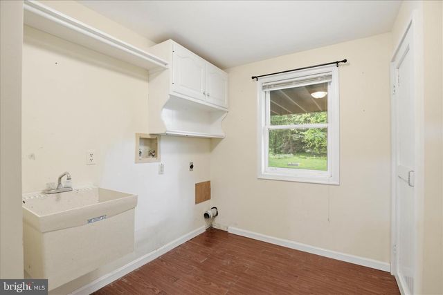 42 PINEWOOD AVE, Lititz, PA 17543