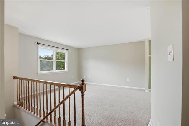 42 PINEWOOD AVE, Lititz, PA 17543
