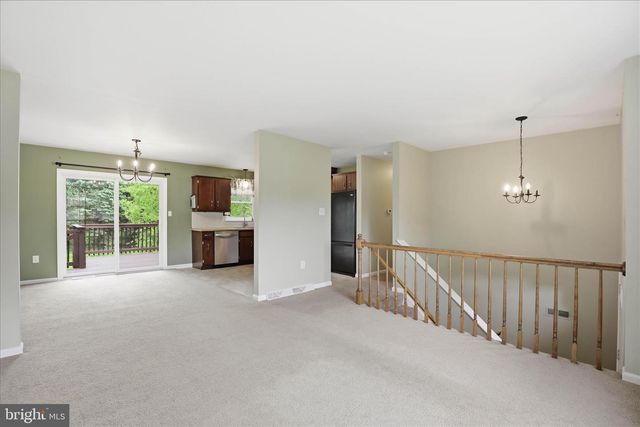 42 PINEWOOD AVE, Lititz, PA 17543