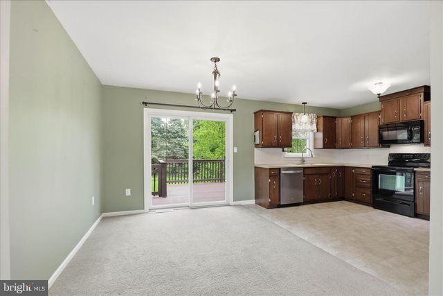 42 PINEWOOD AVE, Lititz, PA 17543