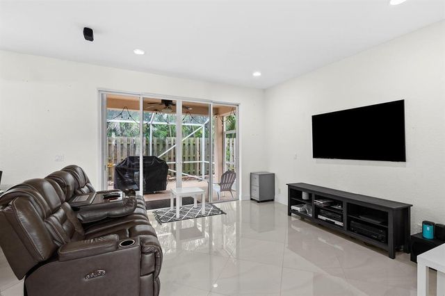 9728 Vineyard Court, Boca Raton, FL 33428