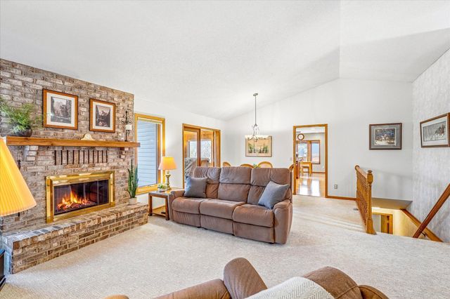 4564 Cliff Ridge Court, Eagan, MN 55123