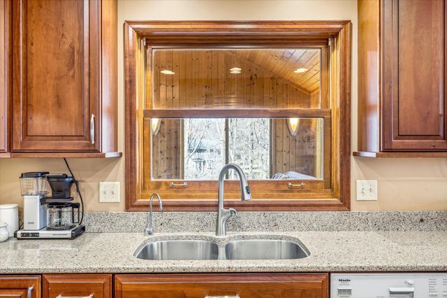 4564 Cliff Ridge Court, Eagan, MN 55123