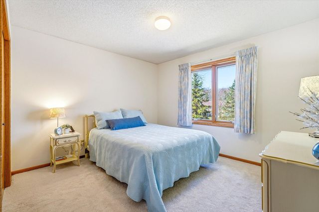 4564 Cliff Ridge Court, Eagan, MN 55123