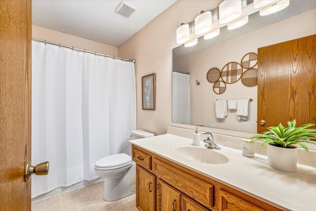 4564 Cliff Ridge Court, Eagan, MN 55123