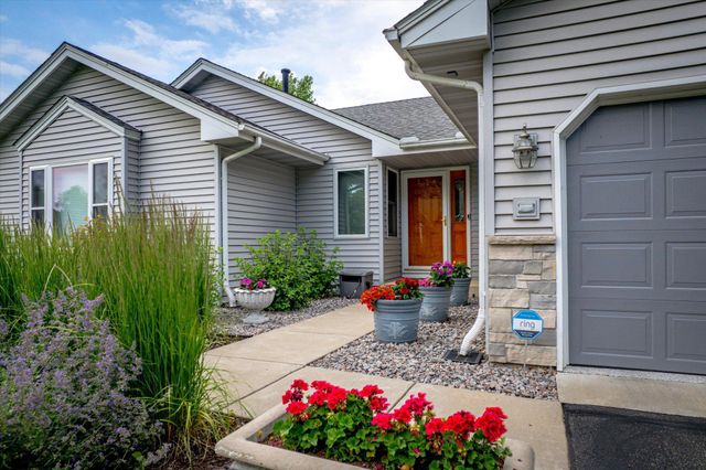 4564 Cliff Ridge Court, Eagan, MN 55123