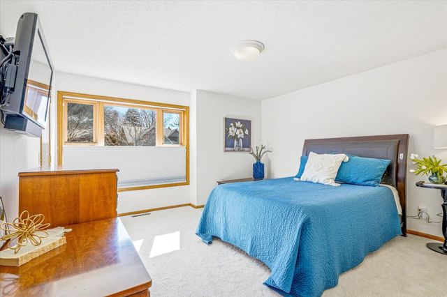 4564 Cliff Ridge Court, Eagan, MN 55123