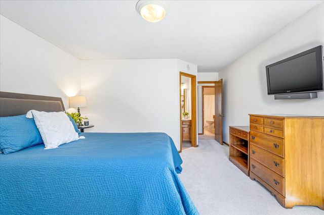 4564 Cliff Ridge Court, Eagan, MN 55123