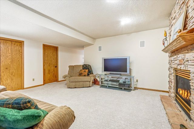 4564 Cliff Ridge Court, Eagan, MN 55123