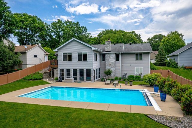 4564 Cliff Ridge Court, Eagan, MN 55123