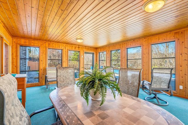 4564 Cliff Ridge Court, Eagan, MN 55123