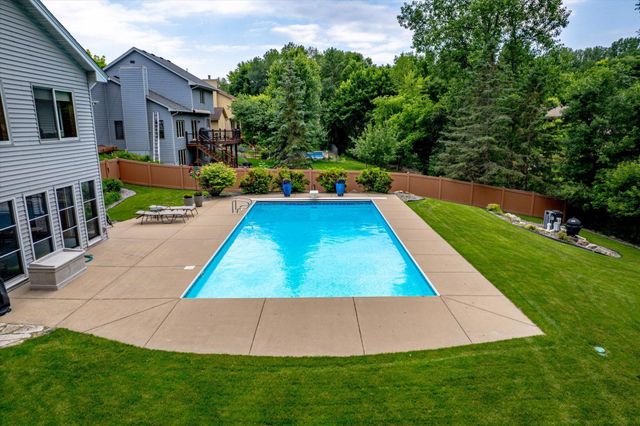 4564 Cliff Ridge Court, Eagan, MN 55123