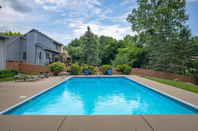 4564 Cliff Ridge Court, Eagan, MN 55123