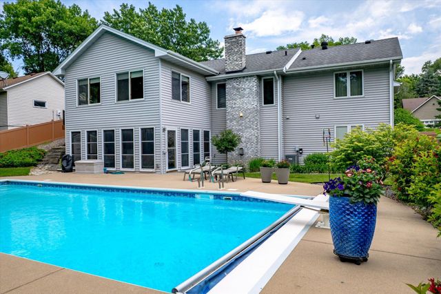 4564 Cliff Ridge Court, Eagan, MN 55123