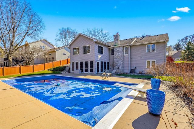 4564 Cliff Ridge Court, Eagan, MN 55123