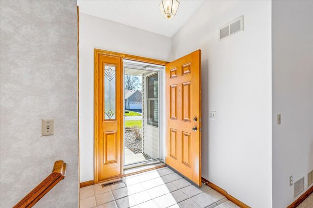 4564 Cliff Ridge Court, Eagan, MN 55123