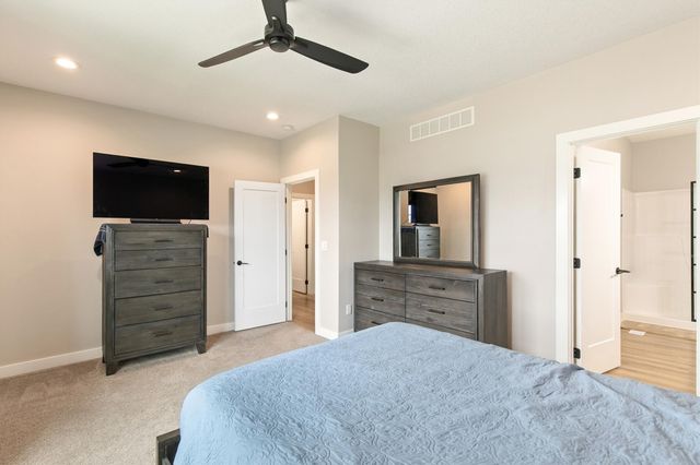 995 8th Street, Waukee, IA 50263