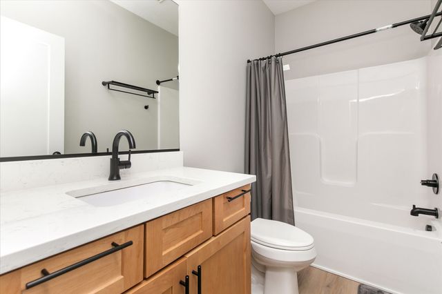 995 8th Street, Waukee, IA 50263