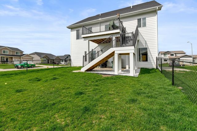 995 8th Street, Waukee, IA 50263