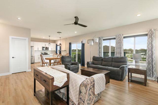 995 8th Street, Waukee, IA 50263