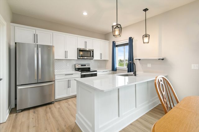 995 8th Street, Waukee, IA 50263