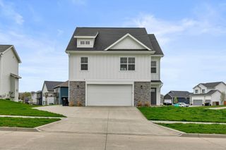995 8th Street, Waukee, IA 50263