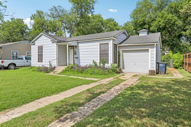 3812 Marks Place, Fort Worth, TX 76116